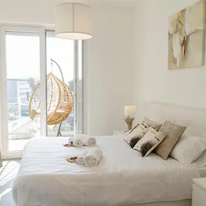 Apulialux - Exclusive And Modern City View, Private Parking Appartamento
